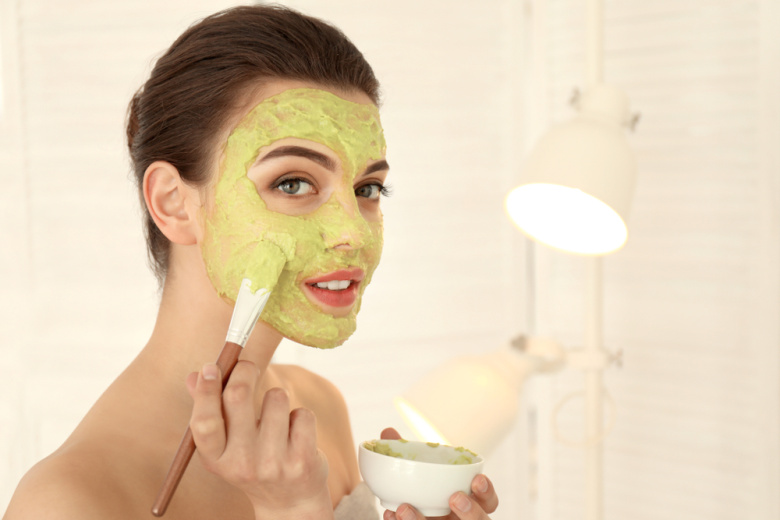 Дерматолог предупредил, чем опасны овощные маски для лица