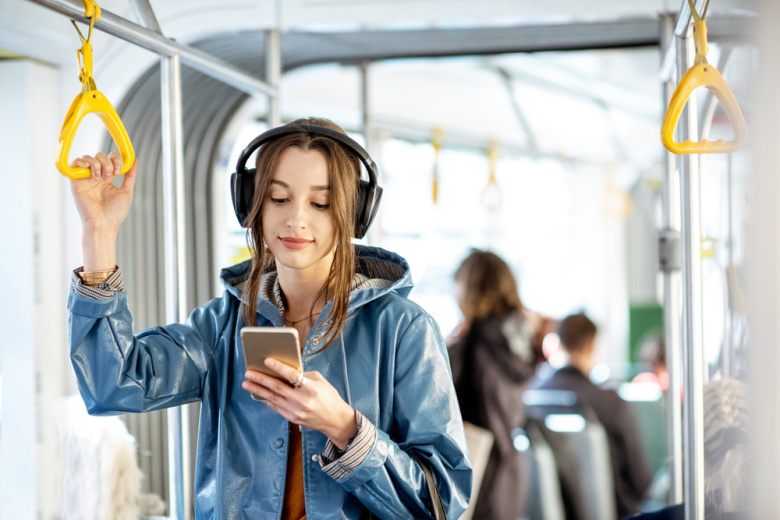 Привычка, которая стоит слуха: чем грозит ежедневное использование наушников