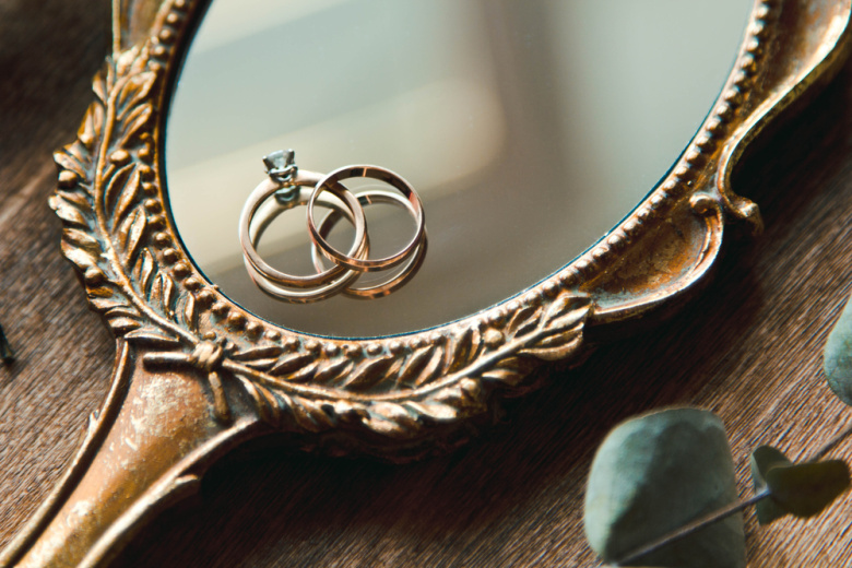 Какая годовщина свадьбы называется медной? Что подарить на льняную свадьбу?