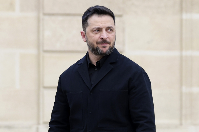 Экс-нардеп раскрыл, почему Зеленский медлит с назначением нового главы ОП