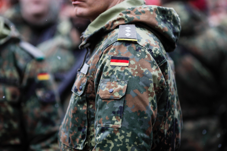 В Сербии назвали армии стран Евросоюза ЛГБТ-бригадами